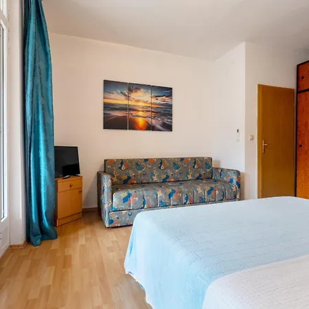 Gostinjska kuća And Breeze 3*