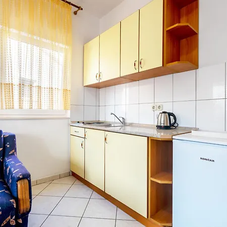 And Breeze Guest house *