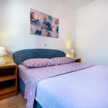 And Breeze Guest house *